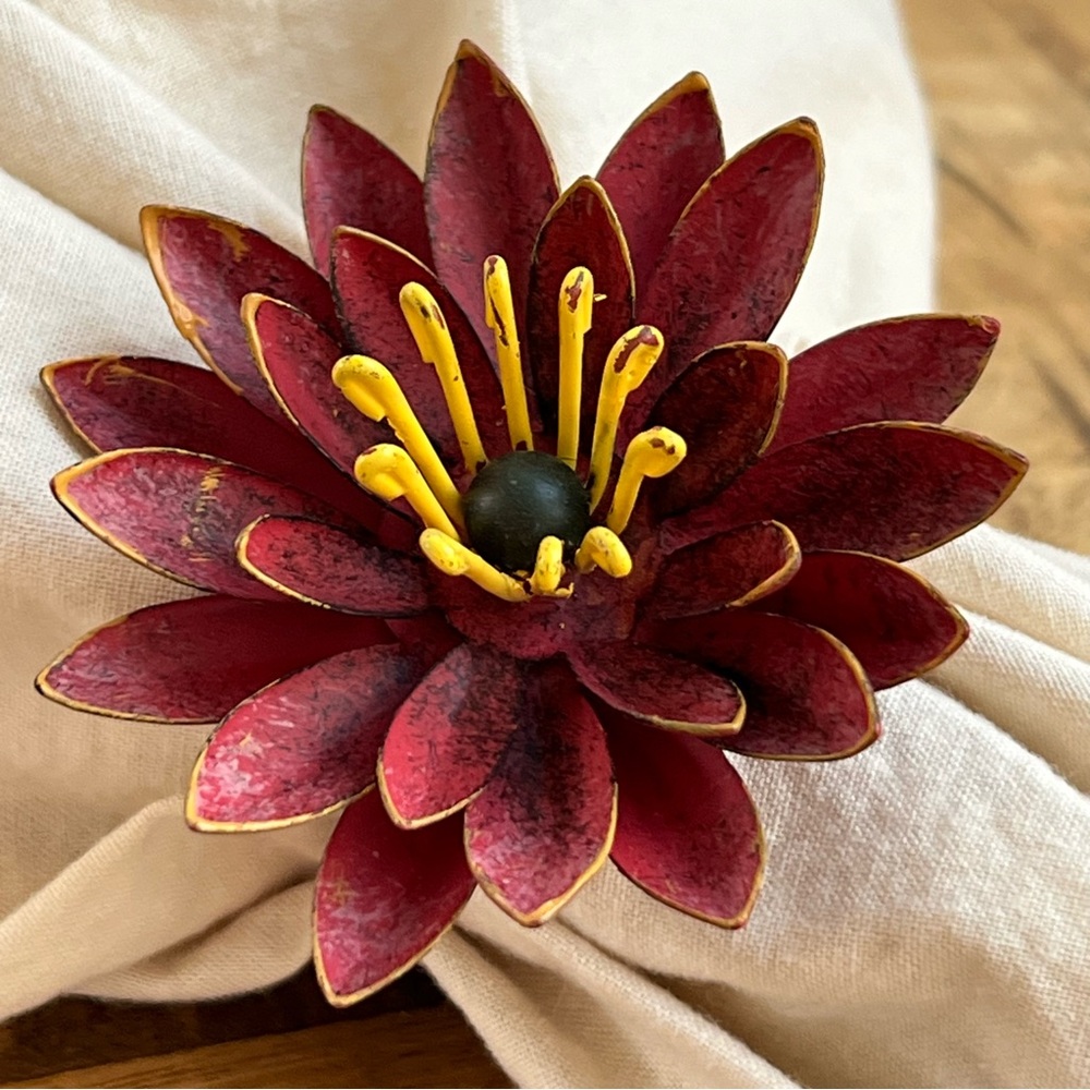 Pier 1 Vintage Metal Floral Napkin Rings Set of 6